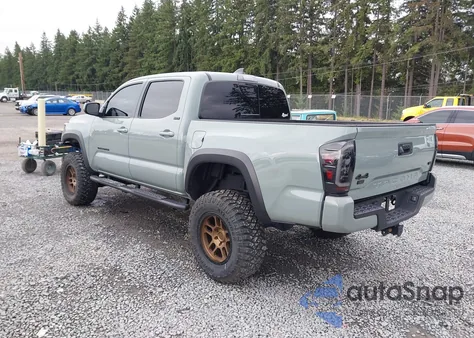 2023 Toyota Tacoma Trail Edition z USA, uszkodzony, nr VIN 3TYCZ5AN5PT132399